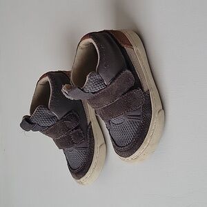 Zara Toddler Grey Sneakers, Size EU 21